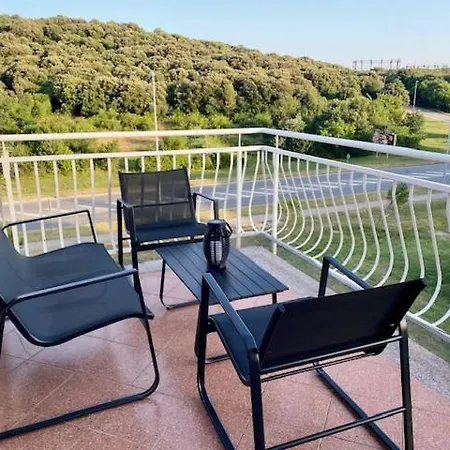 Two Bedroom Floor With Balcony Póla