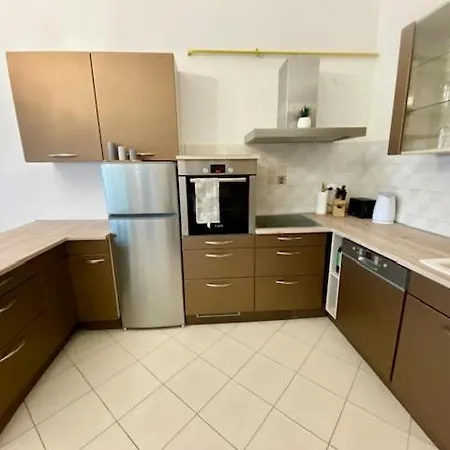 Two Bedroom Floor With Balcony * Pula